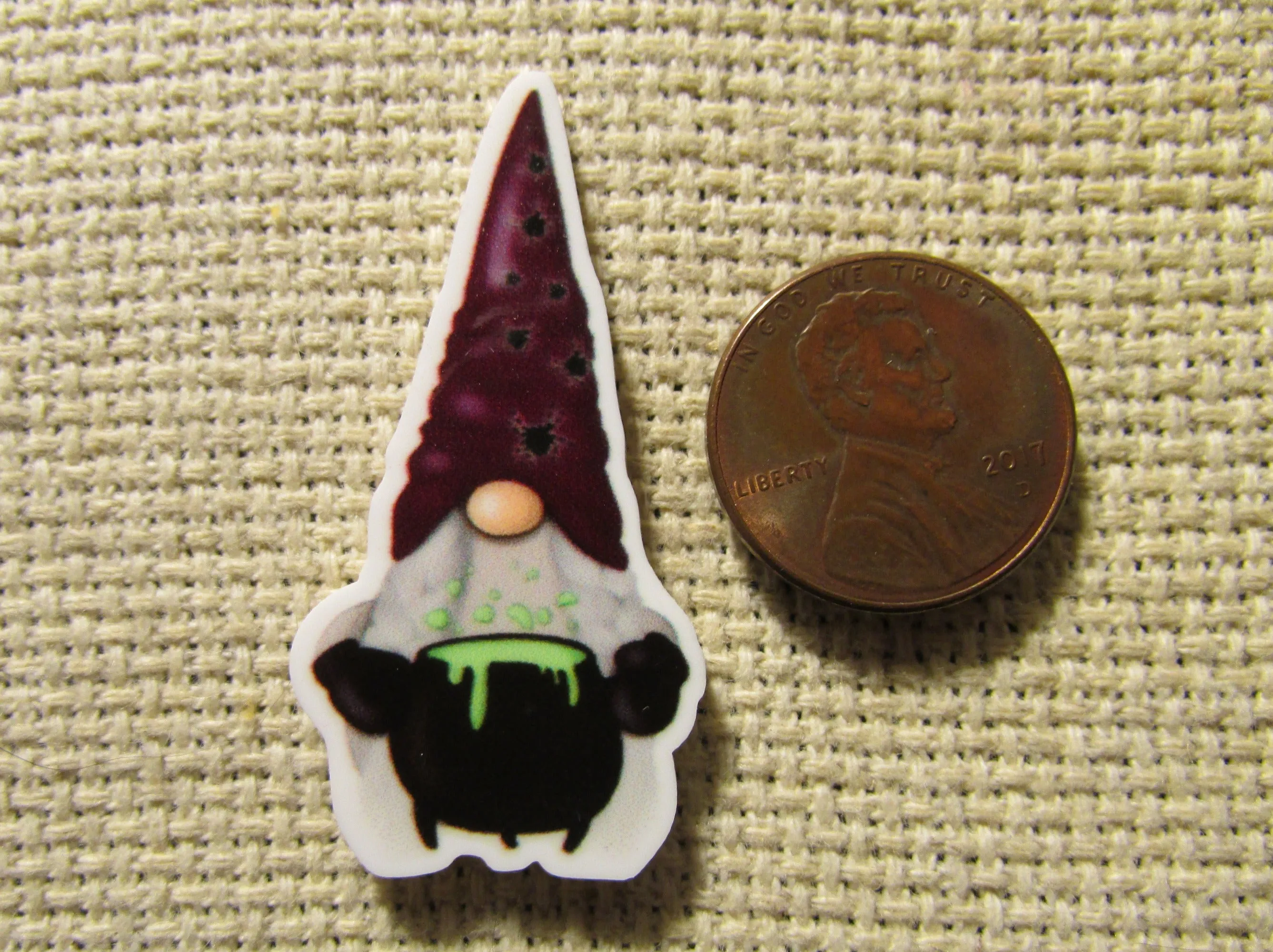 Bubbling Cauldron Holding Gnome Needle Minder, Cover Minder, Magnet