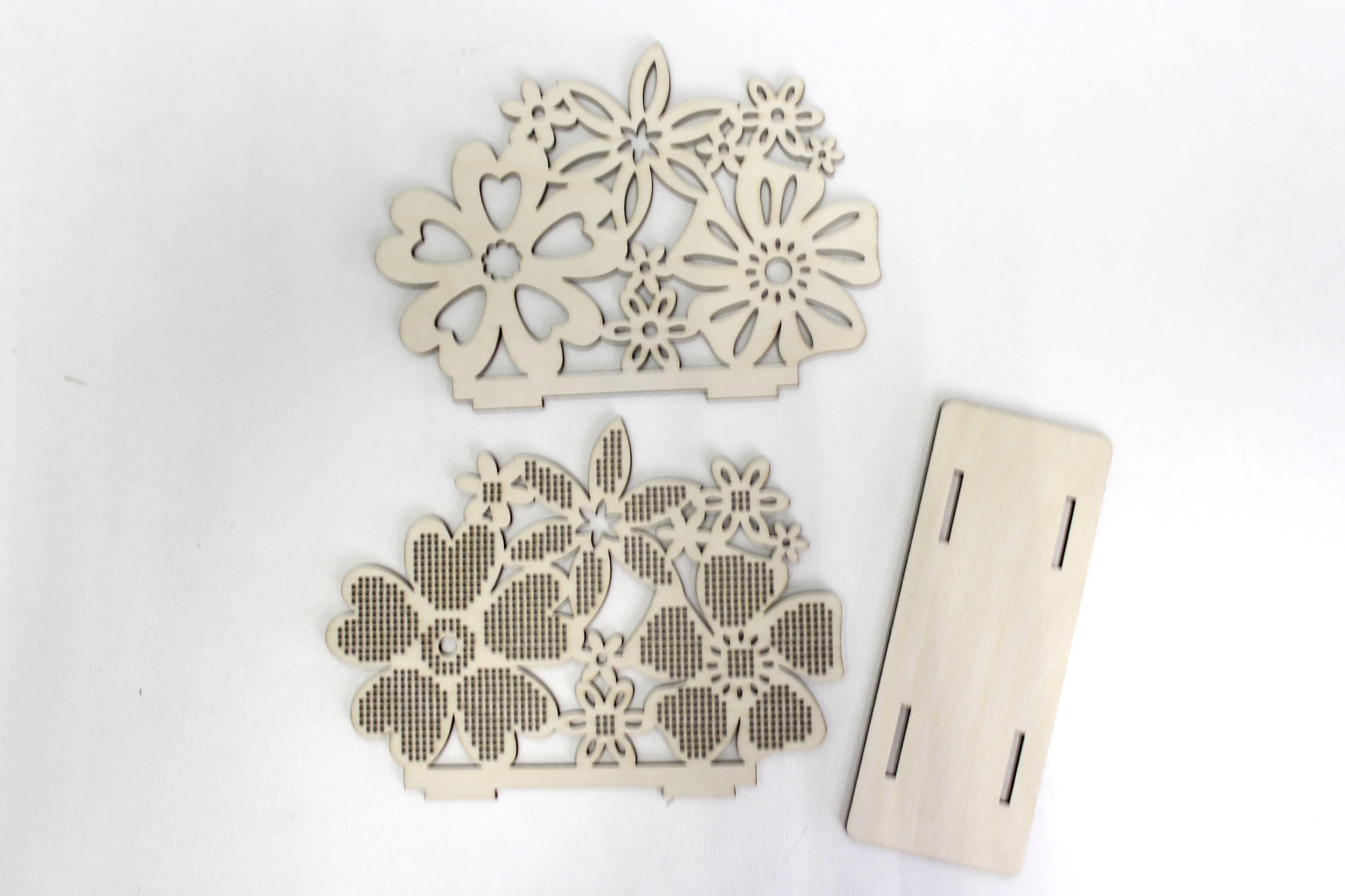 Flower Meadow. Napkin Holder O-044