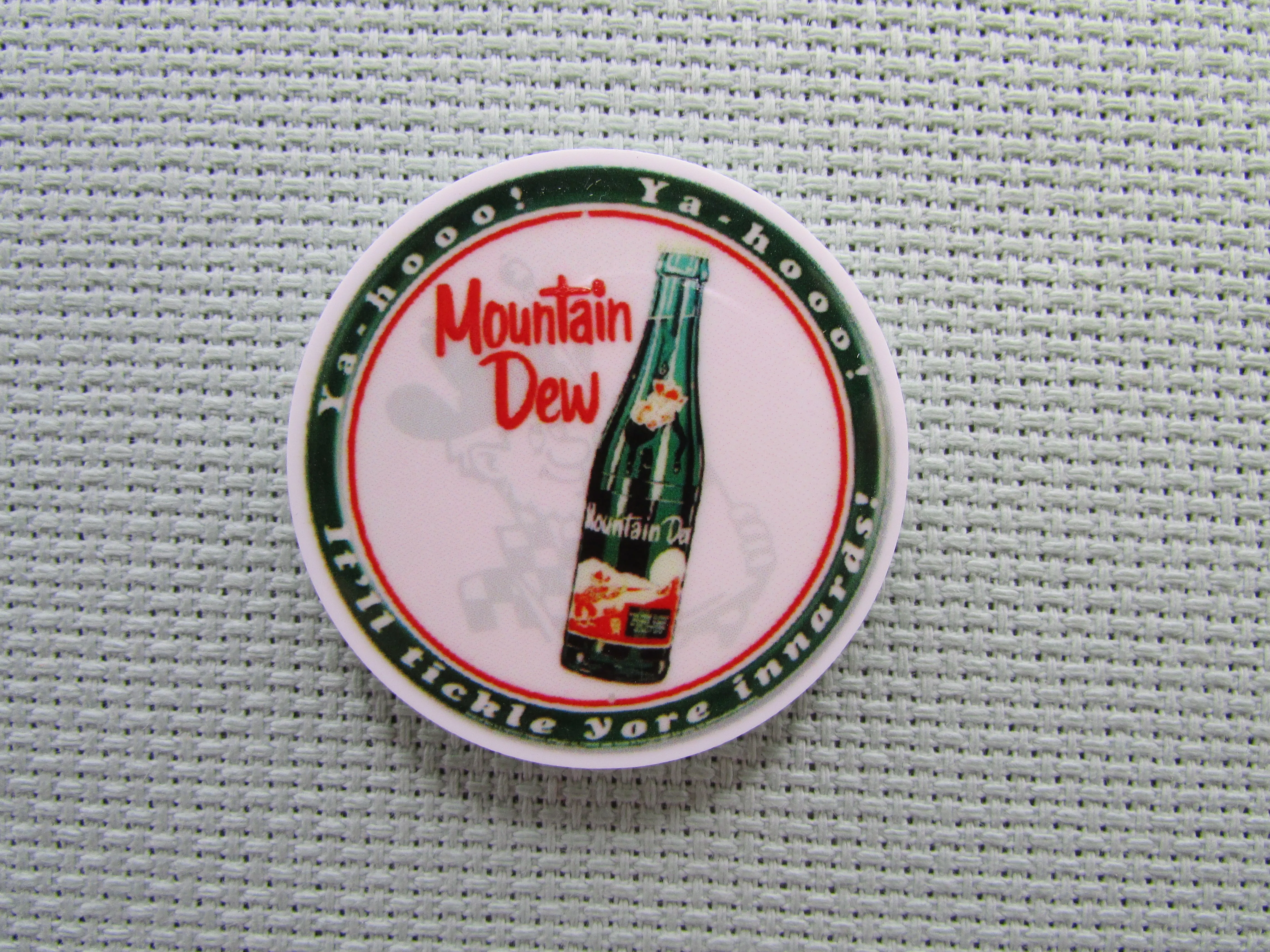 Mountain Dew Needle Minder, Cover Minder, Magnet