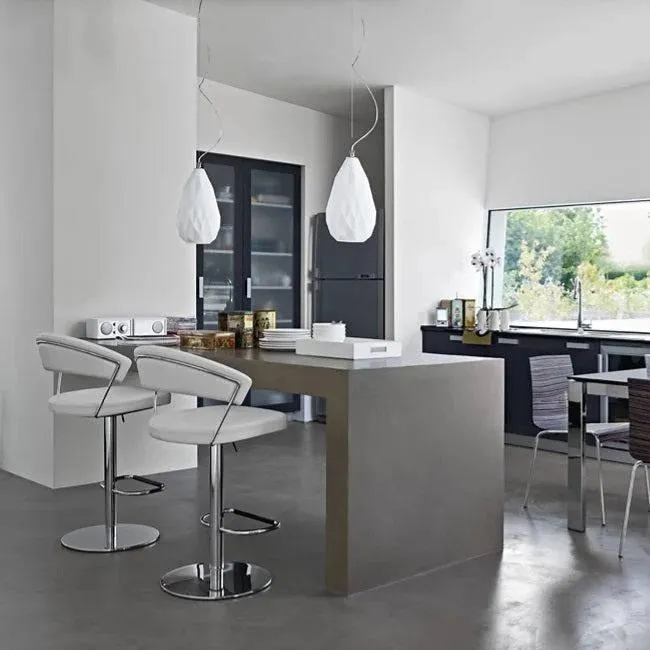 New York Swivel Stool