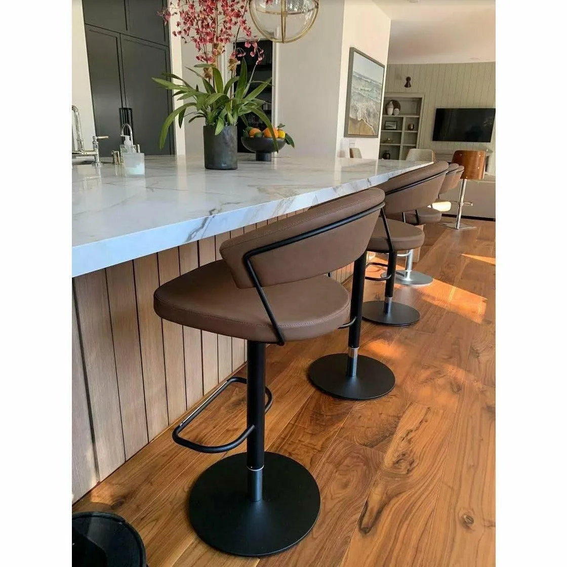 New York Swivel Stool