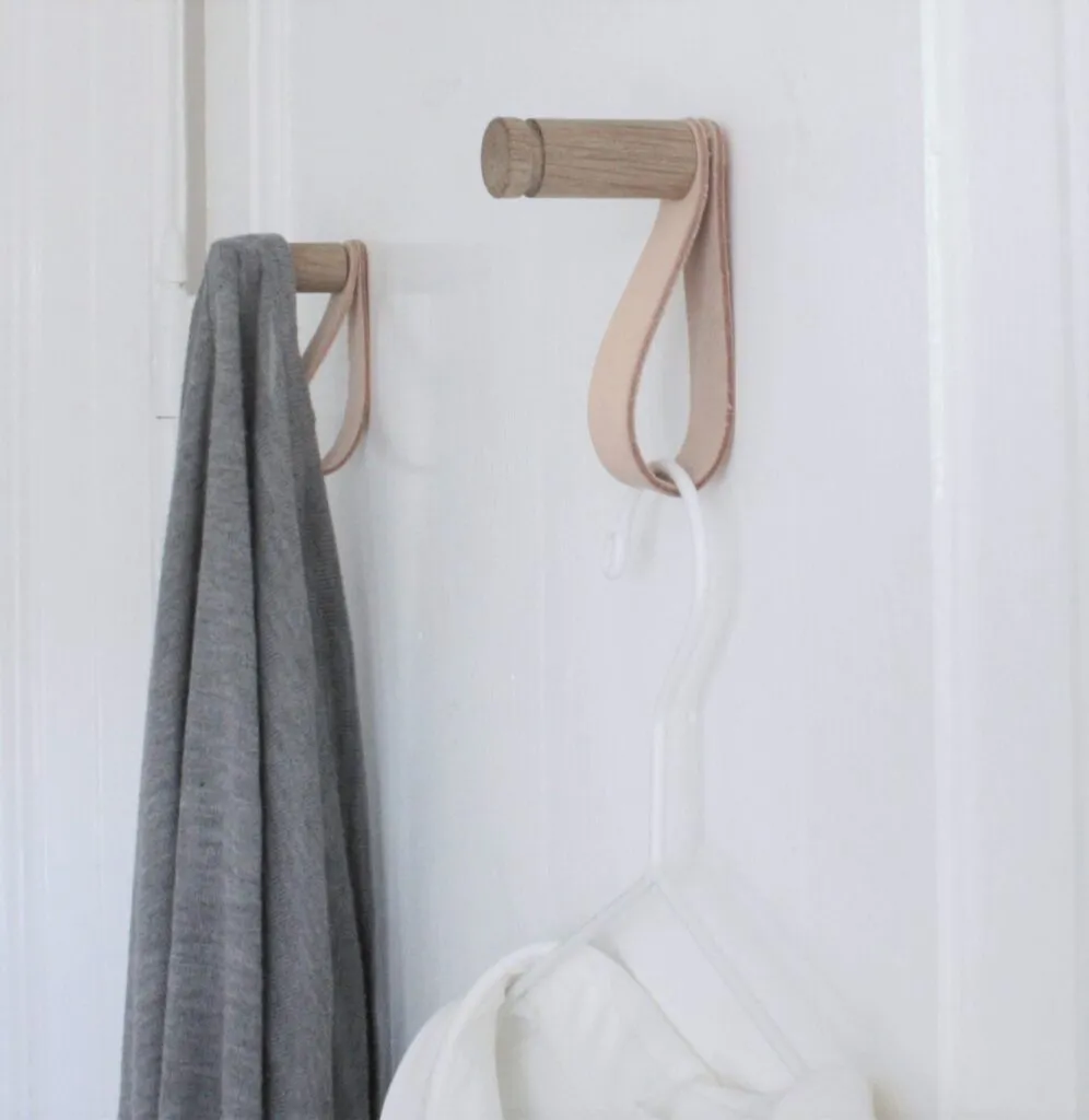Nordic Function More Hook  2 Pcs Oak/Natural Leather