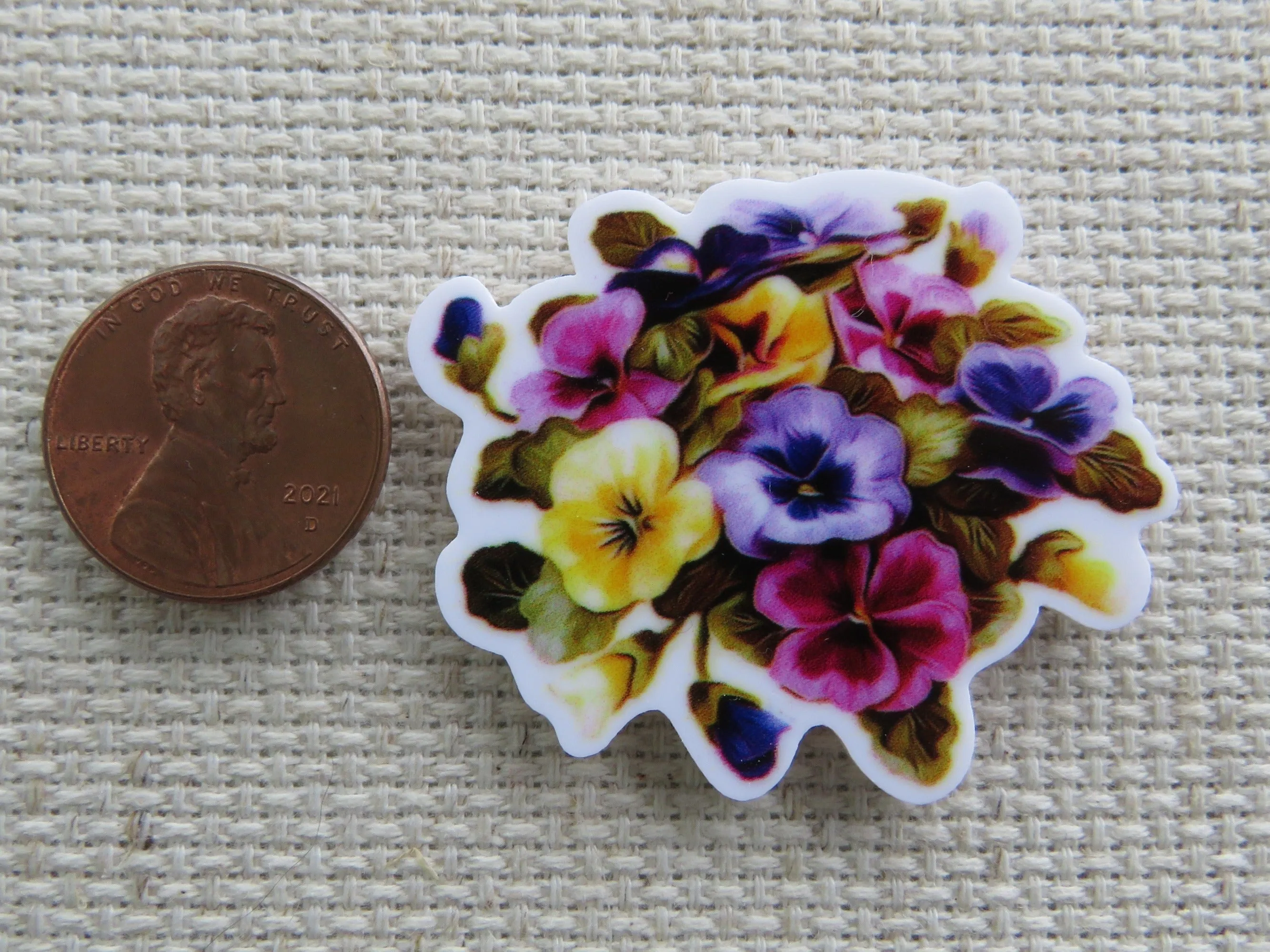 Pretty Pansies Needle Minder, Cover Minder, Magnet