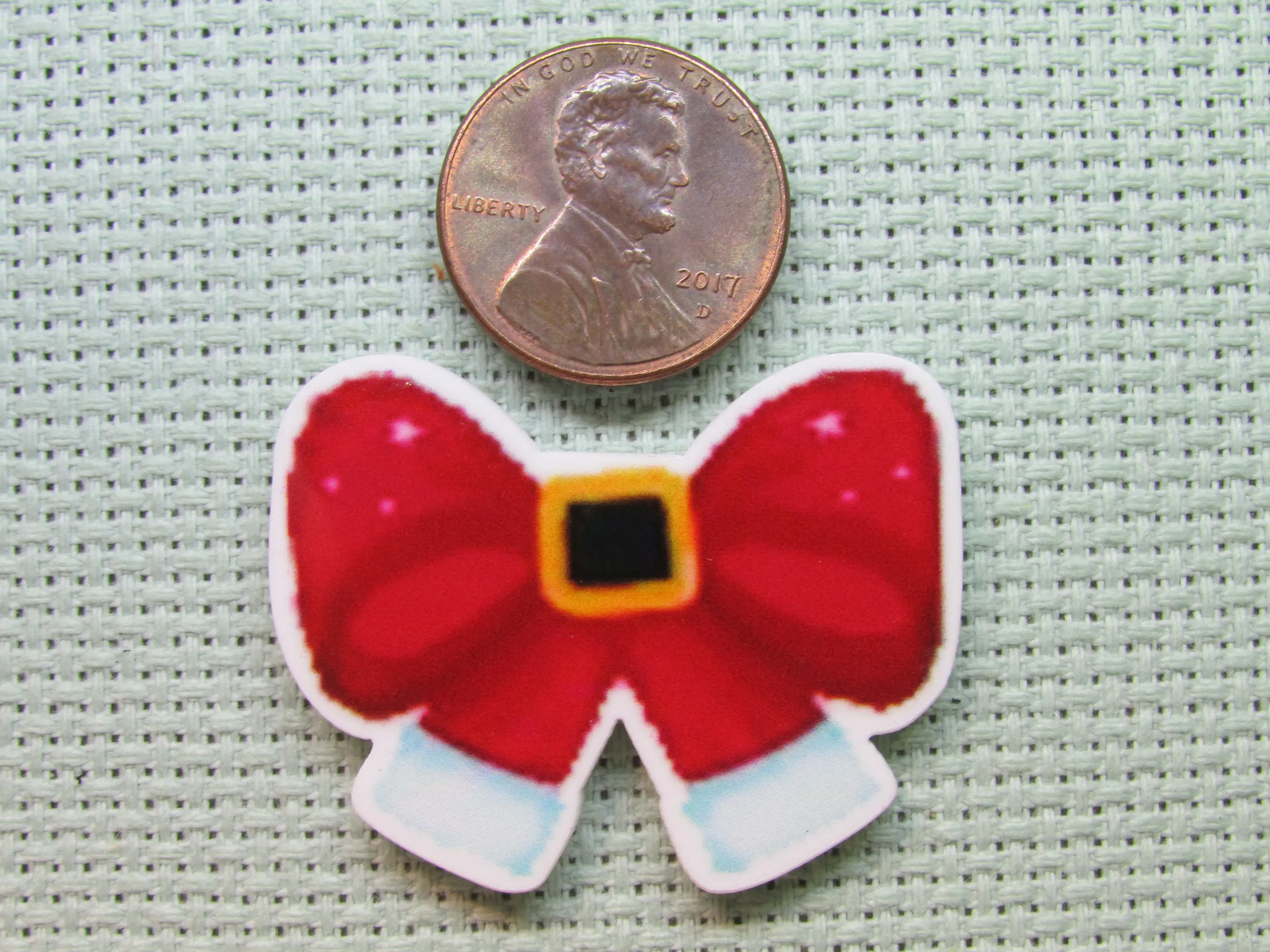 Red Santa Christmas Bow Needle Minder, Cover Minder, Magnet
