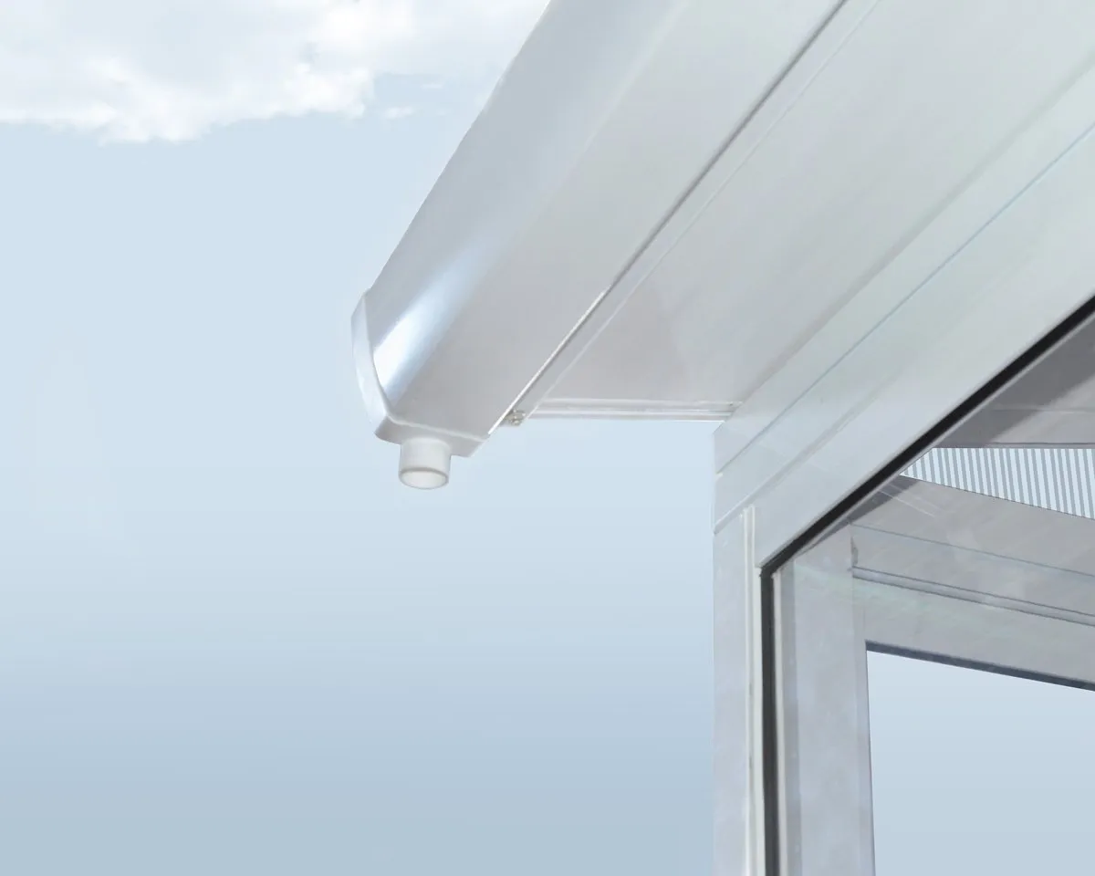 SanRemo™ 10 ft. x 14 ft. Solarium Patio Enclosure White Frame White Roof | Palram-Canopia