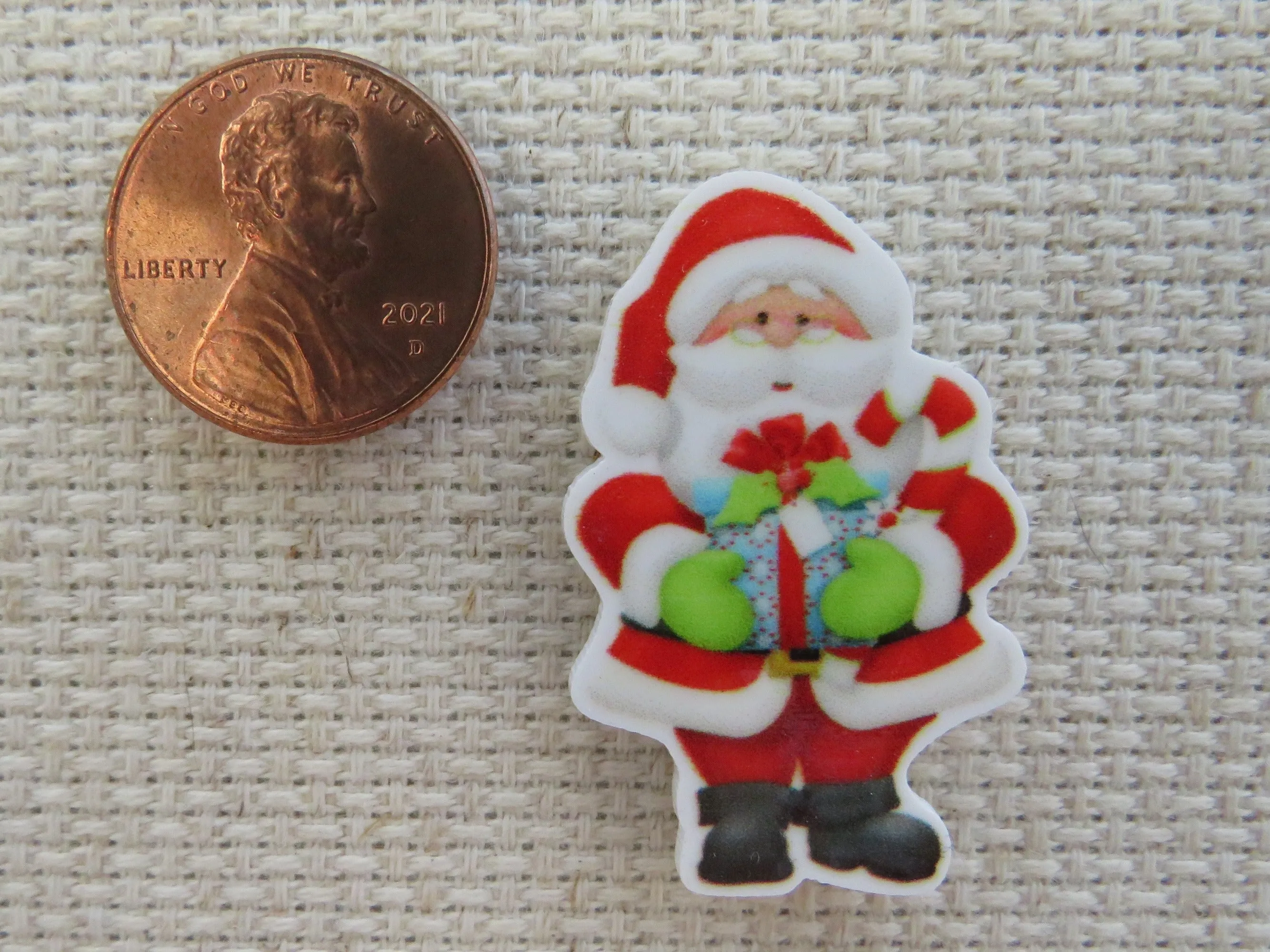 Santa with a Present Needle Minder, Cover Minder, Magnet