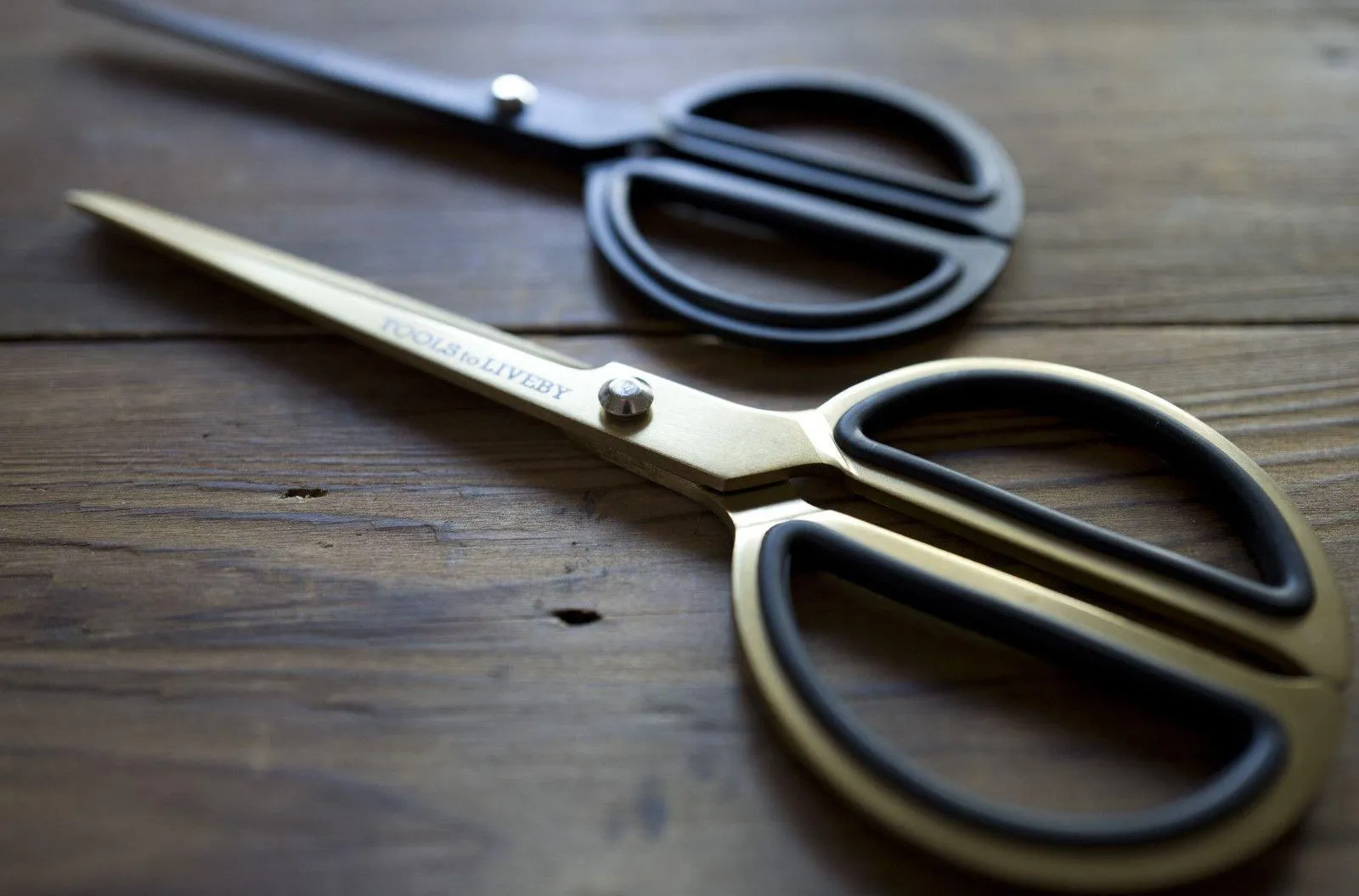 Tools to Liveby Gold Scissors 8"